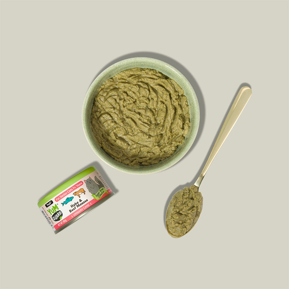 YUMGUARD Urinary Care Hake & Beef Mousse Senior 7+ Wet Cat Food