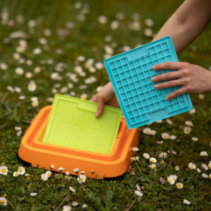 LICKIMAT Outdoor Keeper with Ant-Proof Pad Holder