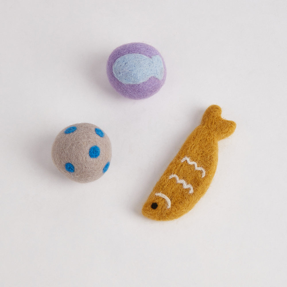 FOFOS Sardine Catnip Cat Toy - 2Balls &1Fish