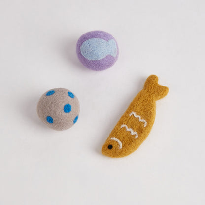 FOFOS Sardine Catnip Cat Toy - 2Balls &1Fish